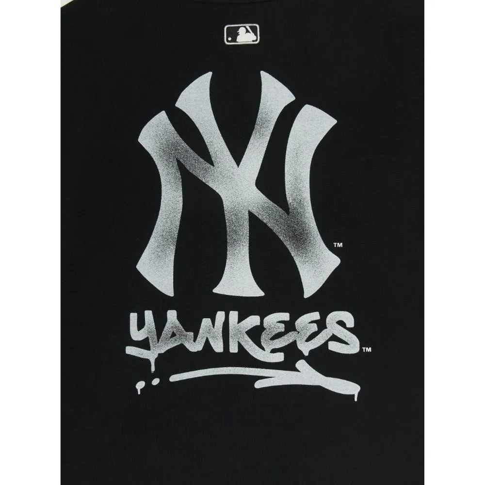 Basic Street Mega Logo Loose-Fit Long-Sleeve T-Shirt New York Yankees