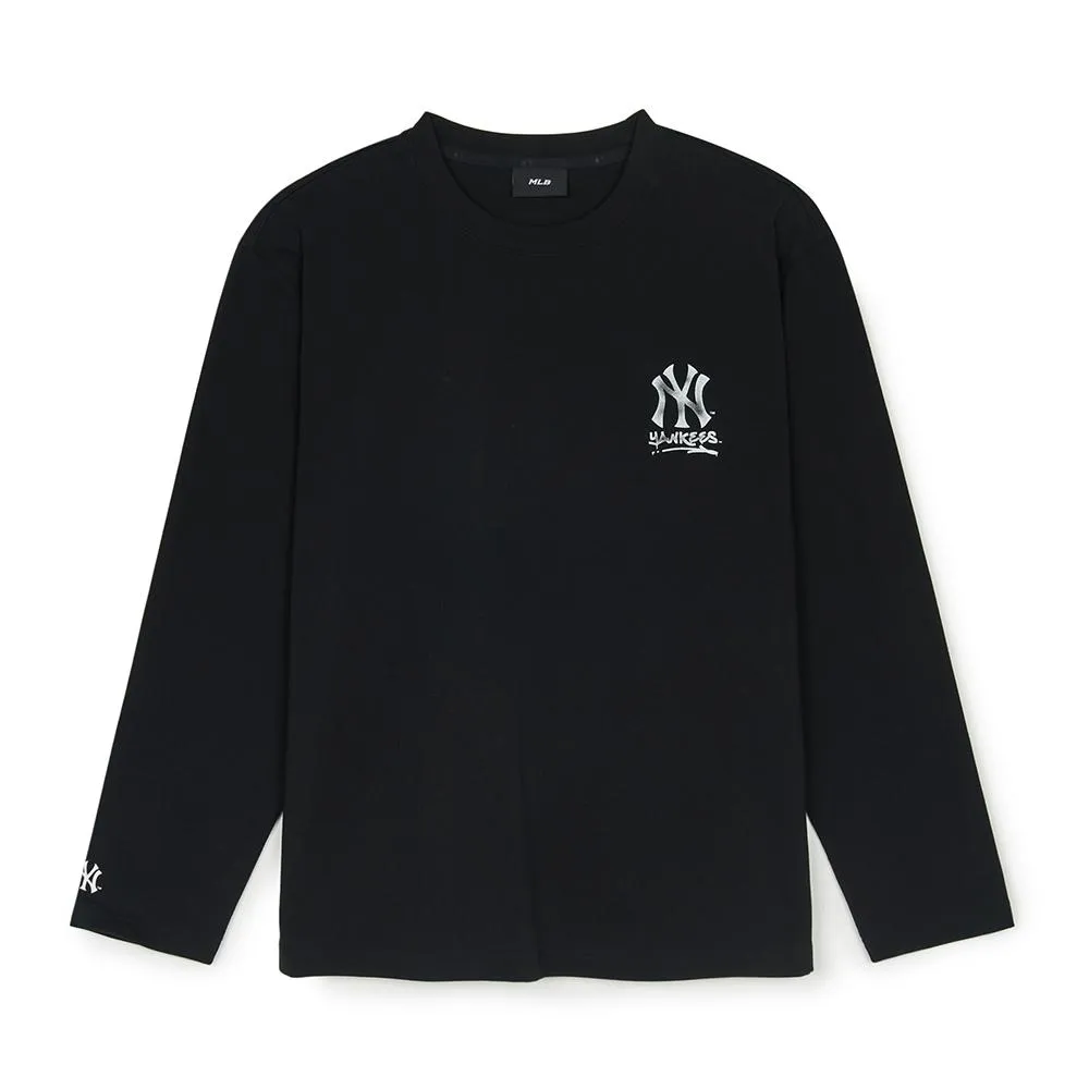 Basic Street Mega Logo Loose-Fit Long-Sleeve T-Shirt New York Yankees