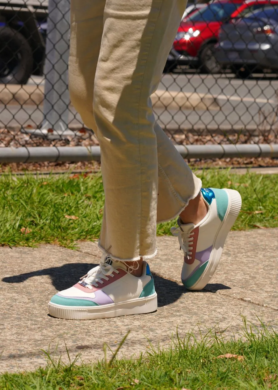 Rise: women's sneakers
