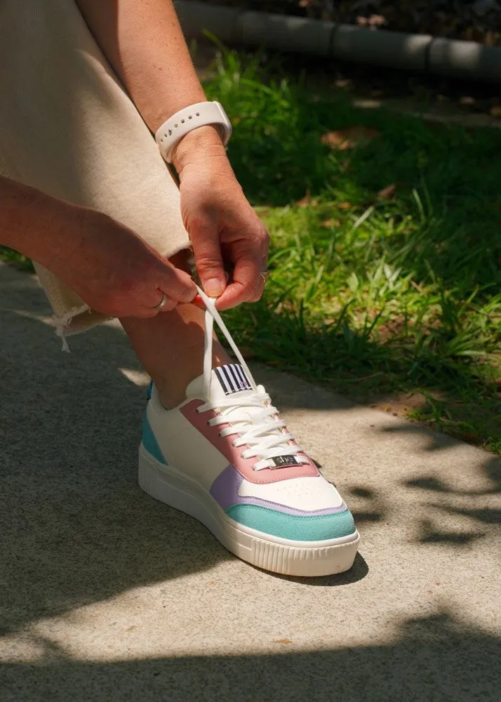 Rise: women's sneakers